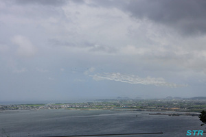 雨の小松島港祭りブルーインパルス展示飛行予行