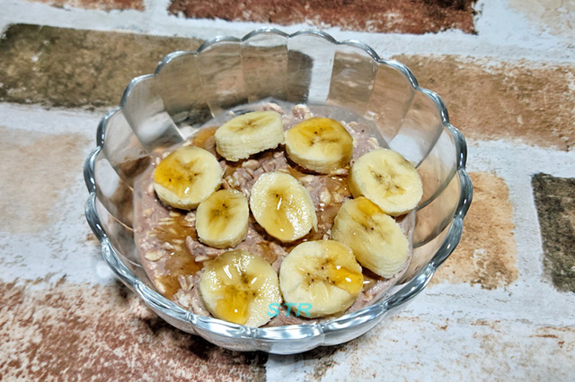 ココアヨーグルトバナナのオーバーナイトオーツを作る