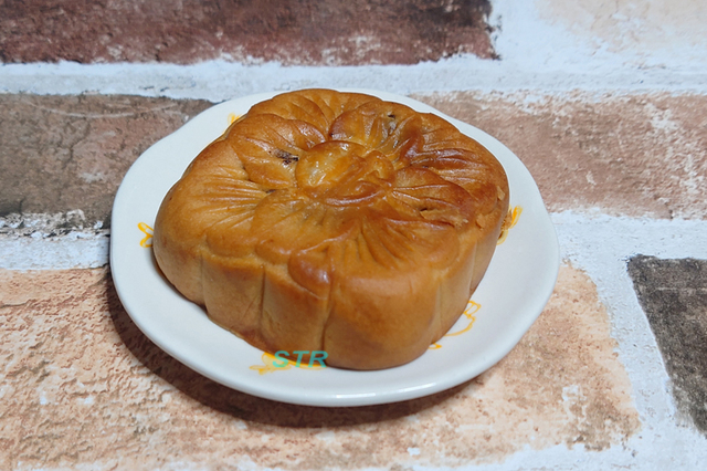 3時のおやつにベトナムの饅頭（？）を食べる